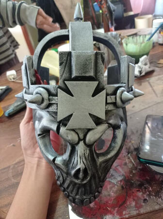 Casco Triple H (WWE)